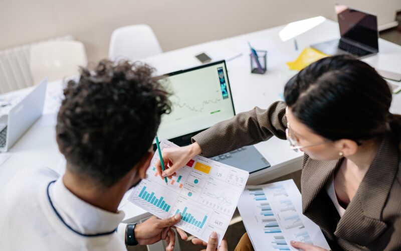 Como Montar um Plano de Marketing Digital em 2026: o Guia Prático para Pequenas e Médias Empresas